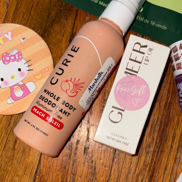 Random Beauty Bundle - Picture 5 of 8